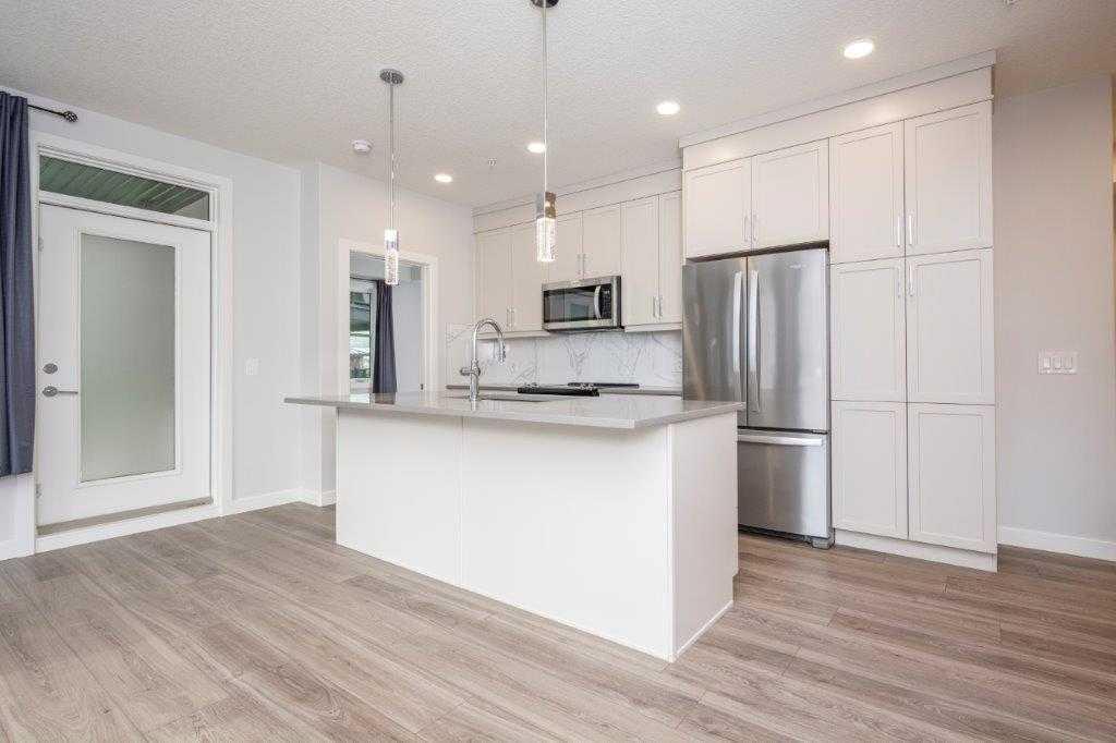 #3103, 80 Greenbriar Place NW, Calgary, 2 Bedrooms Bedrooms, 0 ,2 BathroomsBathrooms,Condos/Townhouses,For Sale,1,3395