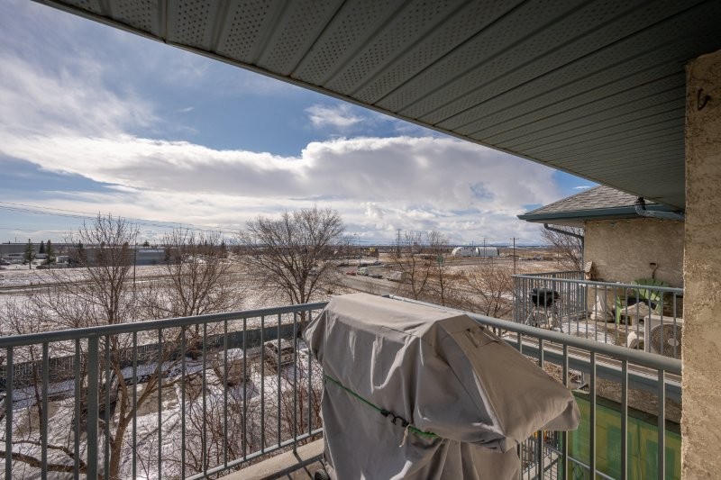 406, 11 Dover Point SE, Calgary, 2 Bedrooms Bedrooms, 0 ,2 BathroomsBathrooms,Condos/Townhouses,For Rent,Point of View,406, 11 Dover Point SE,0,3402