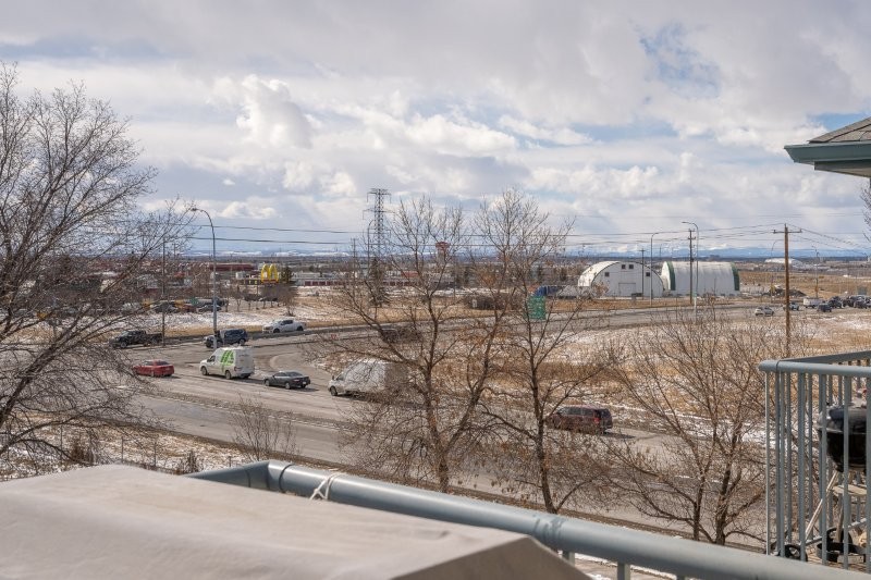 406, 11 Dover Point SE, Calgary, 2 Bedrooms Bedrooms, 0 ,2 BathroomsBathrooms,Condos/Townhouses,For Rent,Point of View,406, 11 Dover Point SE,0,3402