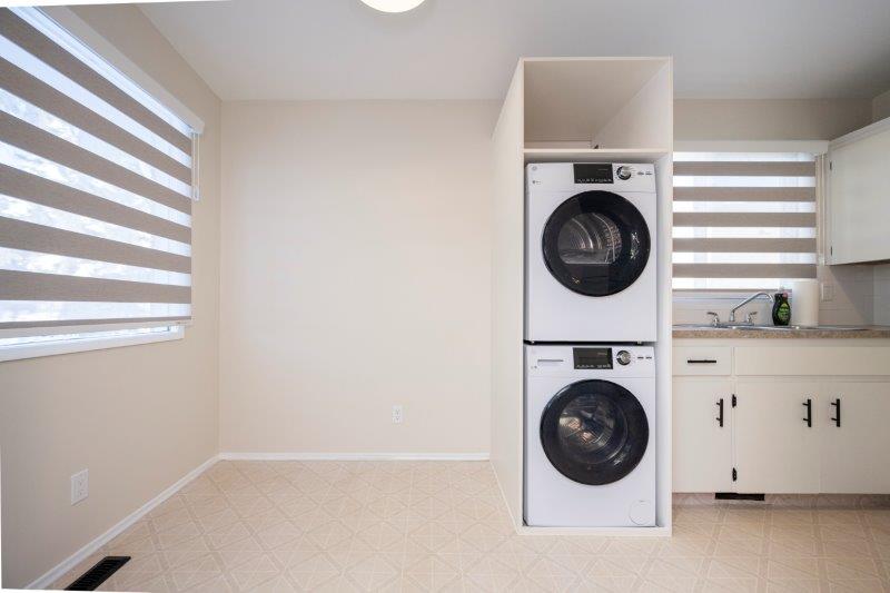 7108 Hunterville Rd NW (Main Floor), Calgary, 3 Bedrooms Bedrooms, 0 ,1 BathroomBathrooms,Houses,For Rent,7108 Hunterville Rd NW (Main Floor),0,3404