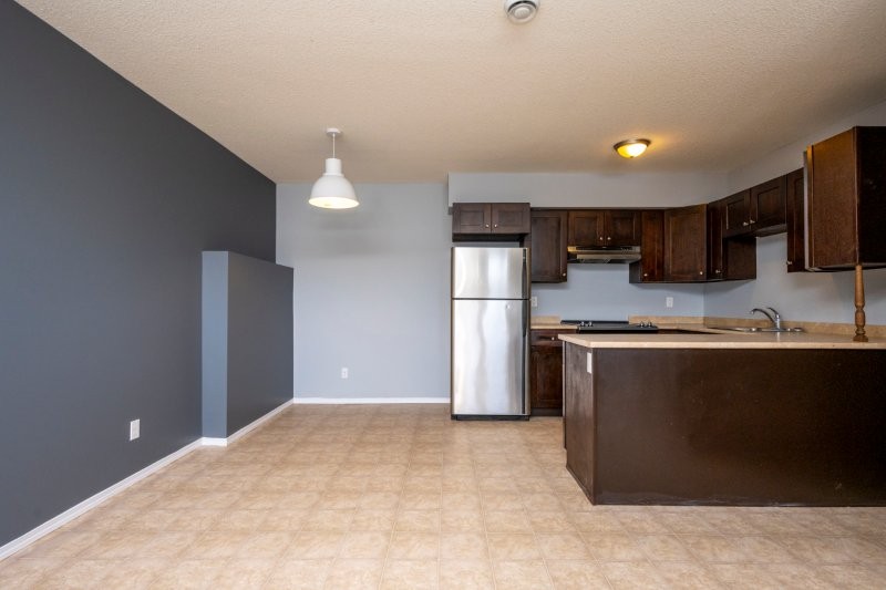 103, 605 19 Avenue SE, Town of High River, 1.5 Bedrooms Bedrooms, 0 ,0,Condos/Townhouses,For Rent,103, 605 19 Avenue SE,0,3405