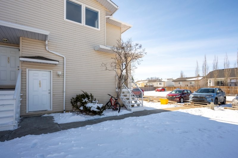 103, 605 19 Avenue SE, Town of High River, 1.5 Bedrooms Bedrooms, 0 ,0,Condos/Townhouses,For Rent,103, 605 19 Avenue SE,0,3405