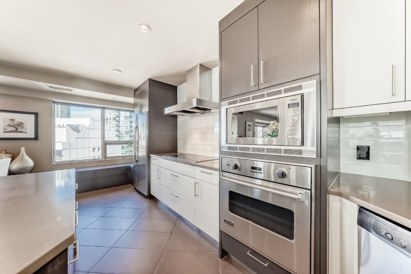 13 Avenue SW 720, Calgary, 3 Bedrooms Bedrooms, 0 ,2 BathroomsBathrooms,Condos/Townhouses,For Rent,The Estate,720,11,3409