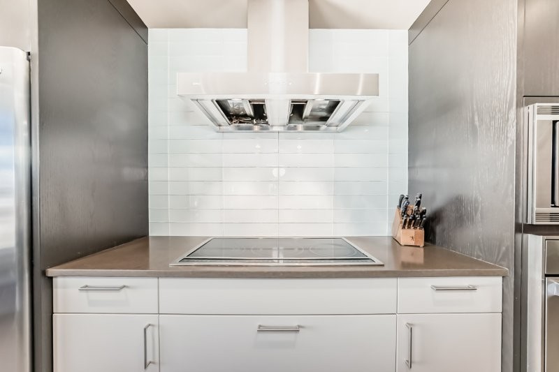 13 Avenue SW 720, Calgary, 3 Bedrooms Bedrooms, 0 ,2 BathroomsBathrooms,Condos/Townhouses,For Rent,The Estate,720,11,3409