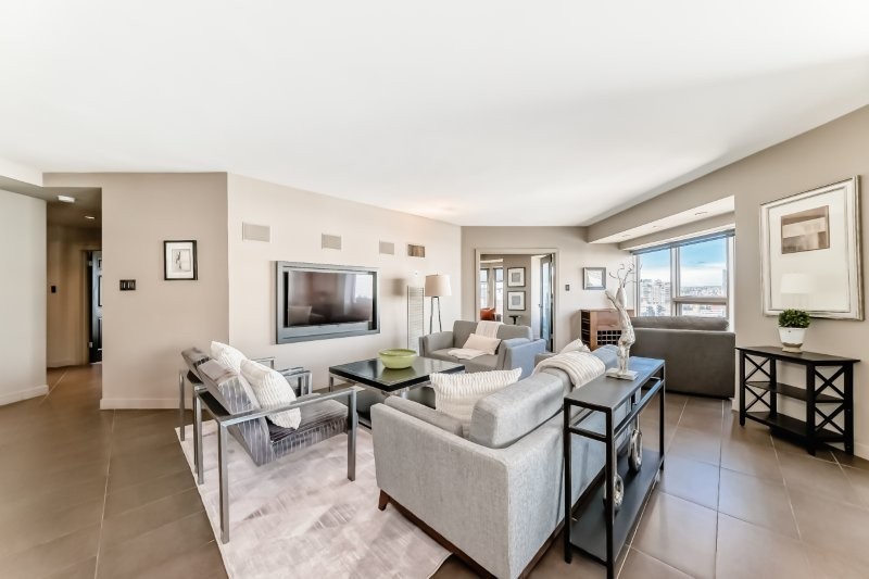 13 Avenue SW 720, Calgary, 3 Bedrooms Bedrooms, 0 ,2 BathroomsBathrooms,Condos/Townhouses,For Rent,The Estate,720,11,3409