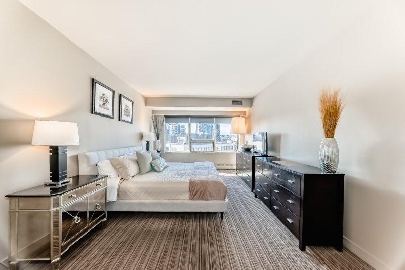 13 Avenue SW 720, Calgary, 3 Bedrooms Bedrooms, 0 ,2 BathroomsBathrooms,Condos/Townhouses,For Rent,The Estate,720,11,3409