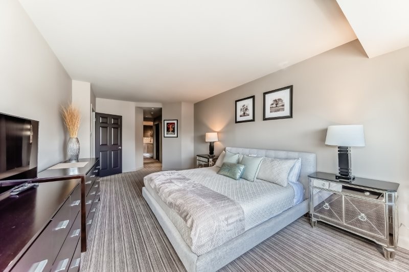 13 Avenue SW 720, Calgary, 3 Bedrooms Bedrooms, 0 ,2 BathroomsBathrooms,Condos/Townhouses,For Rent,The Estate,720,11,3409