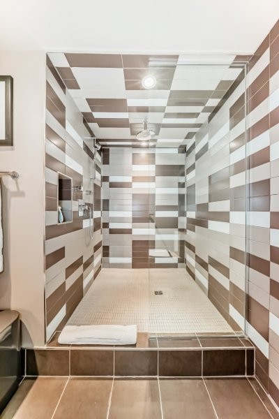 13 Avenue SW 720, Calgary, 3 Bedrooms Bedrooms, 0 ,2 BathroomsBathrooms,Condos/Townhouses,For Rent,The Estate,720,11,3409