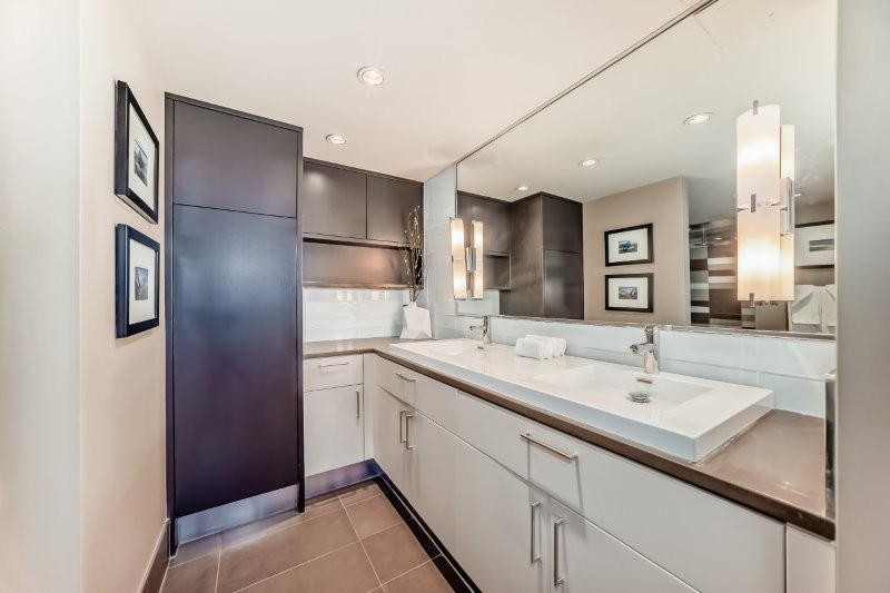 13 Avenue SW 720, Calgary, 3 Bedrooms Bedrooms, 0 ,2 BathroomsBathrooms,Condos/Townhouses,For Rent,The Estate,720,11,3409