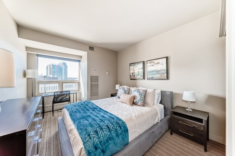 13 Avenue SW 720, Calgary, 3 Bedrooms Bedrooms, 0 ,2 BathroomsBathrooms,Condos/Townhouses,For Rent,The Estate,720,11,3409