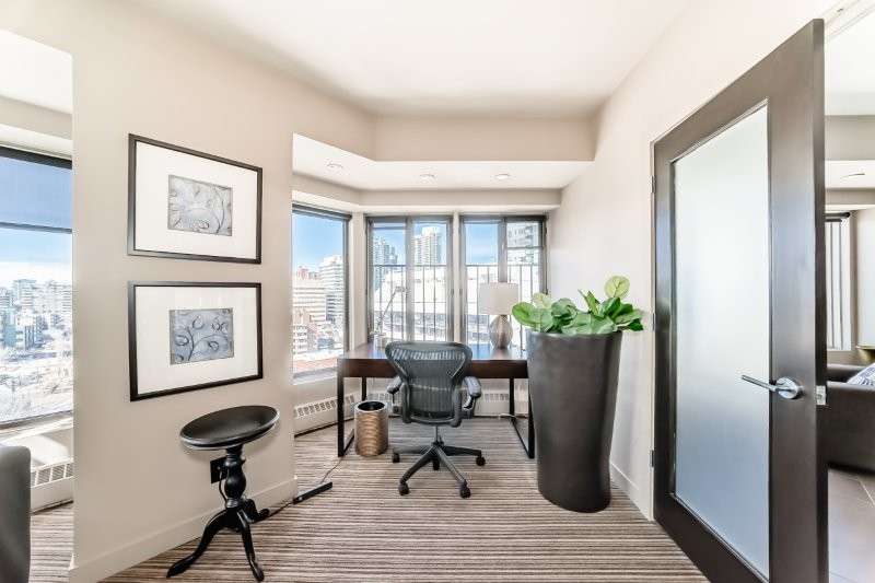 13 Avenue SW 720, Calgary, 3 Bedrooms Bedrooms, 0 ,2 BathroomsBathrooms,Condos/Townhouses,For Rent,The Estate,720,11,3409