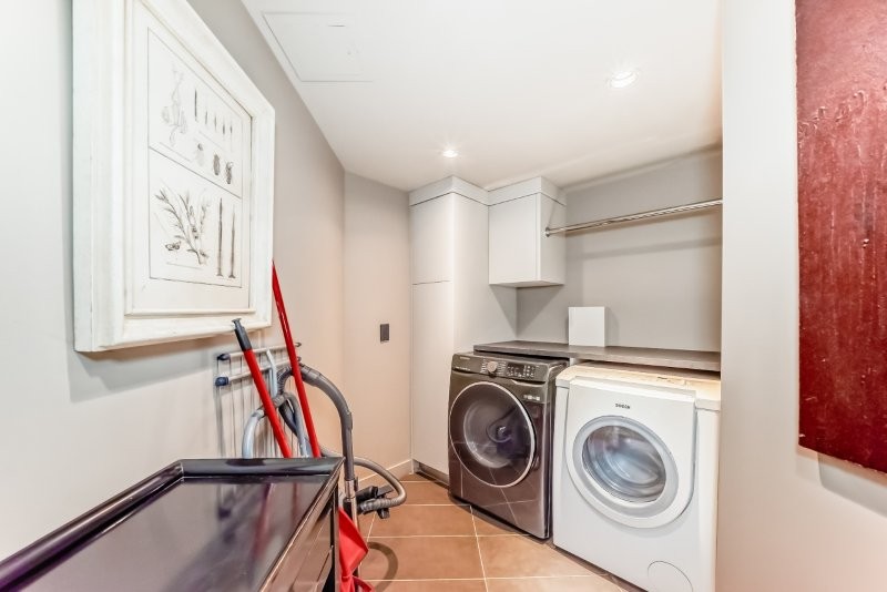 13 Avenue SW 720, Calgary, 3 Bedrooms Bedrooms, 0 ,2 BathroomsBathrooms,Condos/Townhouses,For Rent,The Estate,720,11,3409