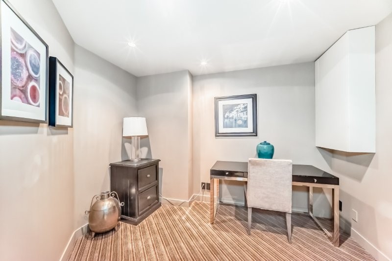 13 Avenue SW 720, Calgary, 3 Bedrooms Bedrooms, 0 ,2 BathroomsBathrooms,Condos/Townhouses,For Rent,The Estate,720,11,3409