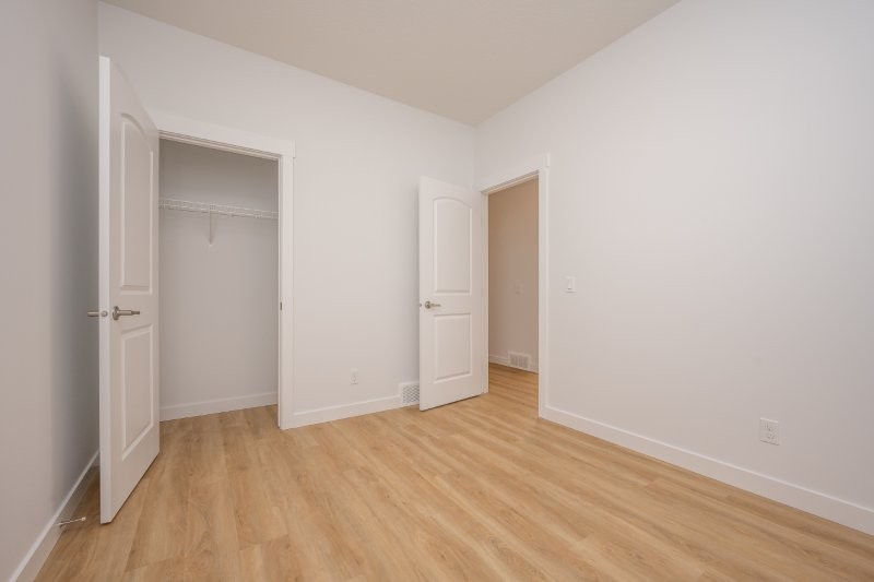 19 Chelsea Port Link, Chestermere, 4 Bedrooms Bedrooms, 0 ,2 BathroomsBathrooms,Houses,For Rent,19 Chelsea Port Link,0,3412