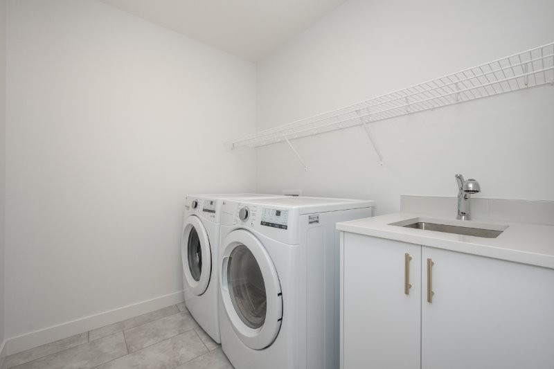 19 Chelsea Port Link, Chestermere, 4 Bedrooms Bedrooms, 0 ,2 BathroomsBathrooms,Houses,For Rent,19 Chelsea Port Link,0,3412