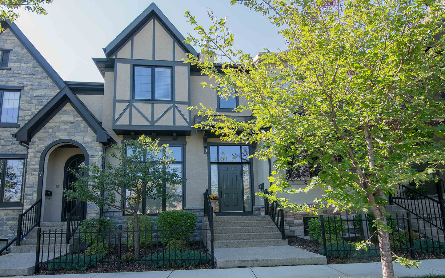 9 Lewis Mackenzie Place SW, Calgary, 3 Bedrooms Bedrooms, ,3.5 BathroomsBathrooms,Condos/Townhouses,For Rent,GARRISON GREEN,9 Lewis Mackenzie Place SW,1031