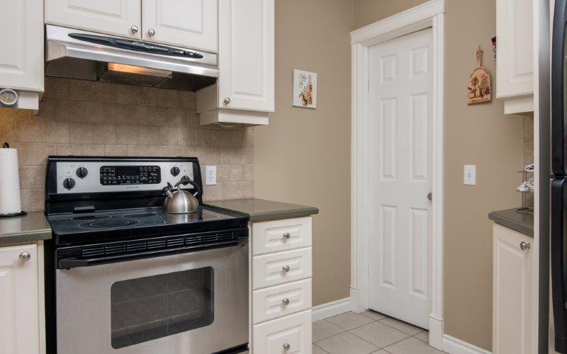 1, 536 56 Ave SW, Calgary, 2 Bedrooms Bedrooms, 0 ,1 BathroomBathrooms,Houses,For Rent,WINDSOR PARK,1, 536 56 Ave SW,0,1496