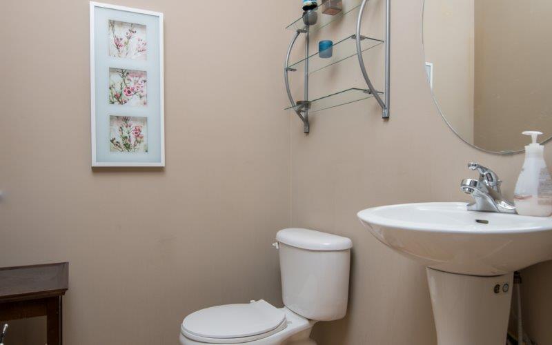 1, 536 56 Ave SW, Calgary, 2 Bedrooms Bedrooms, 0 ,1 BathroomBathrooms,Houses,For Rent,WINDSOR PARK,1, 536 56 Ave SW,0,1496