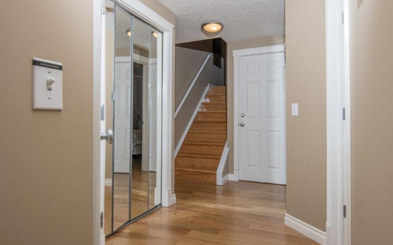 1, 536 56 Ave SW, Calgary, 2 Bedrooms Bedrooms, 0 ,1 BathroomBathrooms,Houses,For Rent,WINDSOR PARK,1, 536 56 Ave SW,0,1496