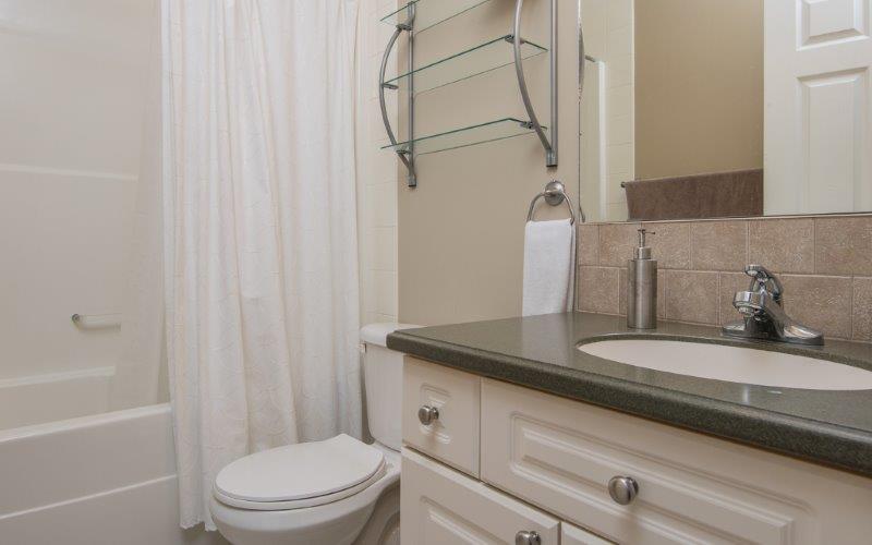 1, 536 56 Ave SW, Calgary, 2 Bedrooms Bedrooms, 0 ,1 BathroomBathrooms,Houses,For Rent,WINDSOR PARK,1, 536 56 Ave SW,0,1496