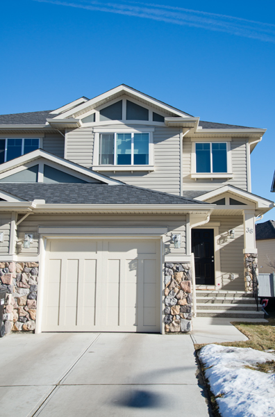 38 Brightoncres Grove SE, Calgary, 2.5 Bedrooms Bedrooms, ,2.5 BathroomsBathrooms,Houses,Rented,38 Brightoncres Grove SE,1054