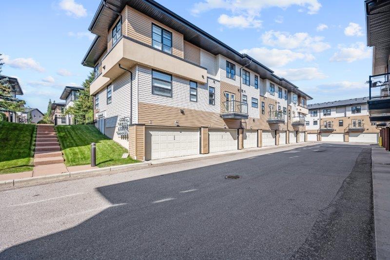 172 Aspen Hills Villas Southwest, Calgary, 2 Bedrooms Bedrooms, 0 ,2.5 BathroomsBathrooms,Condos/Townhouses,For Rent,Mosaic of Aspen Hills,172 Aspen Hills Villas Southwest,0,1607