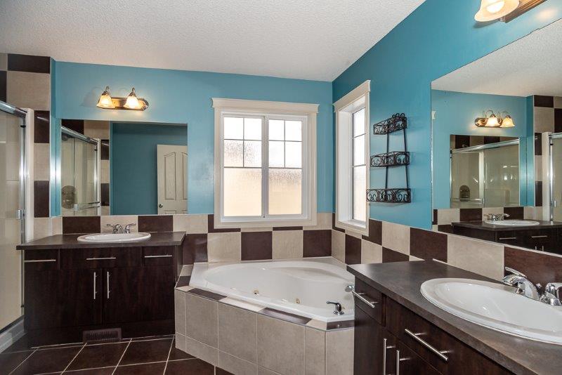 243 Silverado Plains Close SW, 3 Bedrooms Bedrooms, 0 ,2.5 BathroomsBathrooms,Houses,Rented,243 Silverado Plains Close SW,0,1645