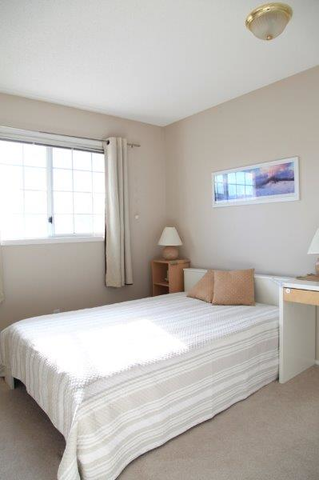 17 Kingsland Villas SW, Calgary, 3 Bedrooms Bedrooms, ,2.5 BathroomsBathrooms,Condos/Townhouses,Rented,Kingsland Villas,17 Kingsland Villas SW,1746