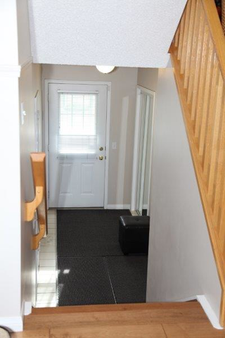 17 Kingsland Villas SW, Calgary, 3 Bedrooms Bedrooms, ,2.5 BathroomsBathrooms,Condos/Townhouses,Rented,Kingsland Villas,17 Kingsland Villas SW,1746