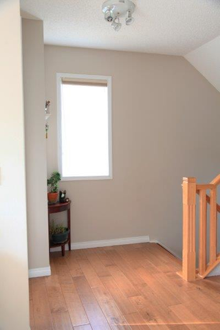 17 Kingsland Villas SW, Calgary, 3 Bedrooms Bedrooms, ,2.5 BathroomsBathrooms,Condos/Townhouses,Rented,Kingsland Villas,17 Kingsland Villas SW,1746