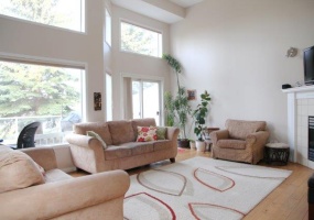 17 Kingsland Villas SW, Calgary, 3 Bedrooms Bedrooms, ,2.5 BathroomsBathrooms,Condos/Townhouses,Rented,Kingsland Villas,17 Kingsland Villas SW,1746