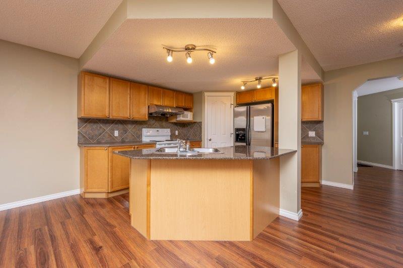 15 Panatella Lane NW, Calgary, 4.5 Bedrooms Bedrooms, ,3 BathroomsBathrooms,Houses,For Rent,15 Panatella Lane NW,1757