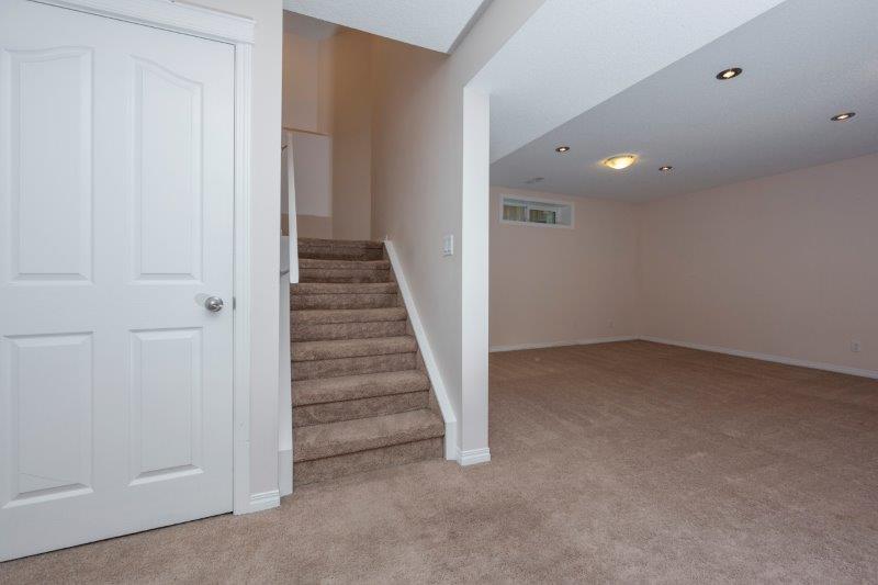 15 Panatella Lane NW, Calgary, 4.5 Bedrooms Bedrooms, ,3 BathroomsBathrooms,Houses,For Rent,15 Panatella Lane NW,1757
