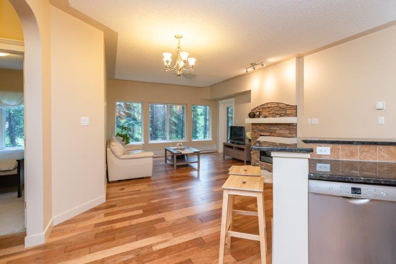 117, 20 Discovery Ridge Cl SW, Calgary, 2 Bedrooms Bedrooms, 0 ,1 BathroomBathrooms,Condos/Townhouses,For Rent,The Wedgewoods,117, 20 Discovery Ridge Cl SW,0,1798