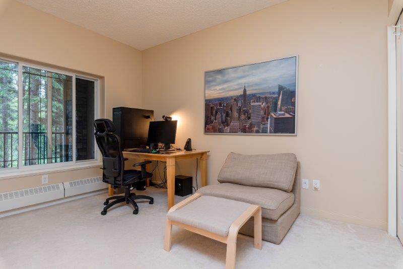 117, 20 Discovery Ridge Cl SW, Calgary, 2 Bedrooms Bedrooms, 0 ,1 BathroomBathrooms,Condos/Townhouses,For Rent,The Wedgewoods,117, 20 Discovery Ridge Cl SW,0,1798