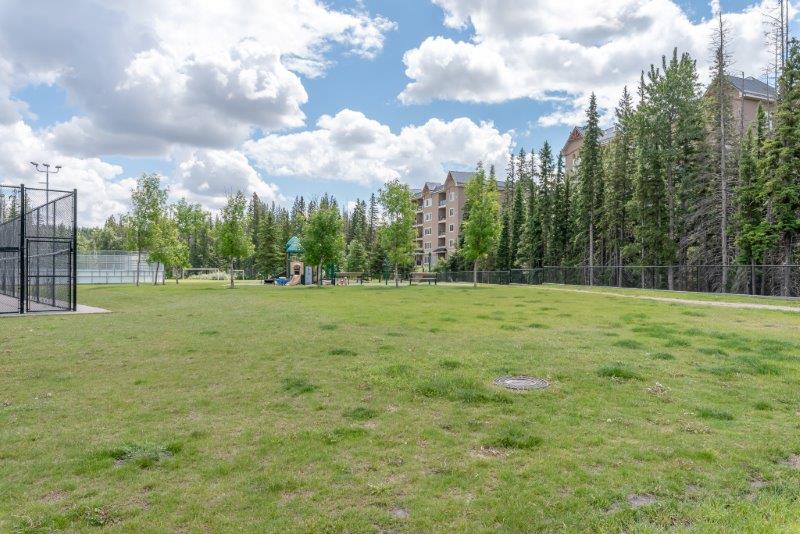 117, 20 Discovery Ridge Cl SW, Calgary, 2 Bedrooms Bedrooms, 0 ,1 BathroomBathrooms,Condos/Townhouses,For Rent,The Wedgewoods,117, 20 Discovery Ridge Cl SW,0,1798