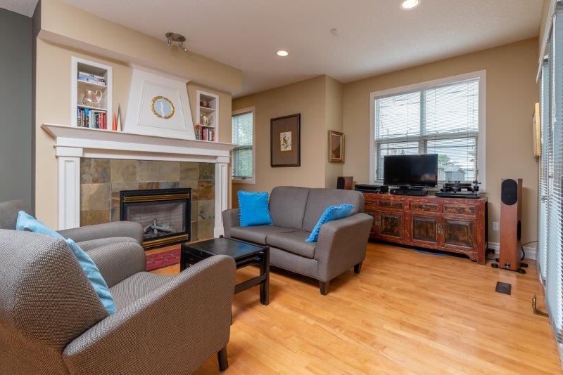 #1, 505 5 St NE, Calgary, 2 Bedrooms Bedrooms, 0 ,2.5 BathroomsBathrooms,Condos/Townhouses,For Rent,#1, 505 5 St NE,0,1862