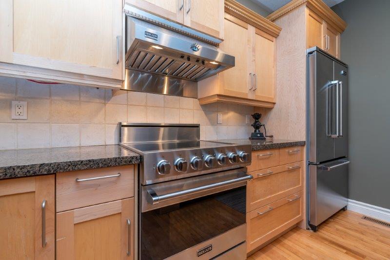 #1, 505 5 St NE, Calgary, 2 Bedrooms Bedrooms, 0 ,2.5 BathroomsBathrooms,Condos/Townhouses,For Rent,#1, 505 5 St NE,0,1862