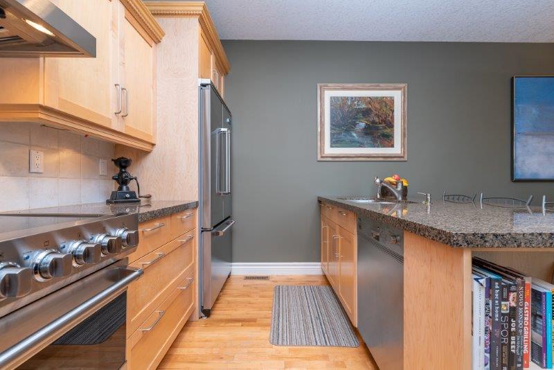 #1, 505 5 St NE, Calgary, 2 Bedrooms Bedrooms, 0 ,2.5 BathroomsBathrooms,Condos/Townhouses,For Rent,#1, 505 5 St NE,0,1862
