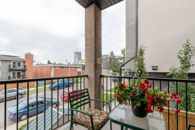 #1, 505 5 St NE, Calgary, 2 Bedrooms Bedrooms, 0 ,2.5 BathroomsBathrooms,Condos/Townhouses,For Rent,#1, 505 5 St NE,0,1862