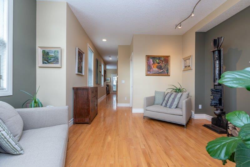 #1, 505 5 St NE, Calgary, 2 Bedrooms Bedrooms, 0 ,2.5 BathroomsBathrooms,Condos/Townhouses,For Rent,#1, 505 5 St NE,0,1862