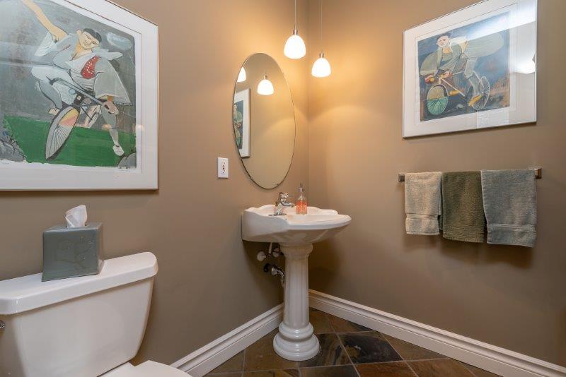 #1, 505 5 St NE, Calgary, 2 Bedrooms Bedrooms, 0 ,2.5 BathroomsBathrooms,Condos/Townhouses,For Rent,#1, 505 5 St NE,0,1862