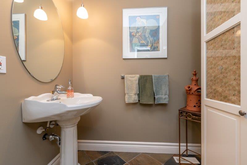 #1, 505 5 St NE, Calgary, 2 Bedrooms Bedrooms, 0 ,2.5 BathroomsBathrooms,Condos/Townhouses,For Rent,#1, 505 5 St NE,0,1862