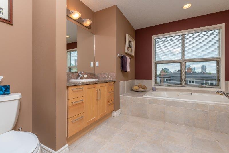 #1, 505 5 St NE, Calgary, 2 Bedrooms Bedrooms, 0 ,2.5 BathroomsBathrooms,Condos/Townhouses,For Rent,#1, 505 5 St NE,0,1862