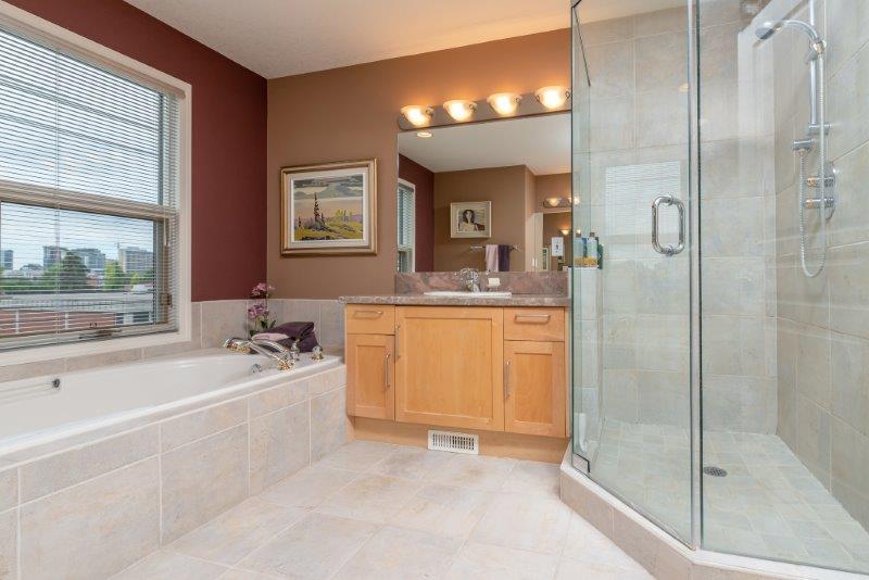 #1, 505 5 St NE, Calgary, 2 Bedrooms Bedrooms, 0 ,2.5 BathroomsBathrooms,Condos/Townhouses,For Rent,#1, 505 5 St NE,0,1862