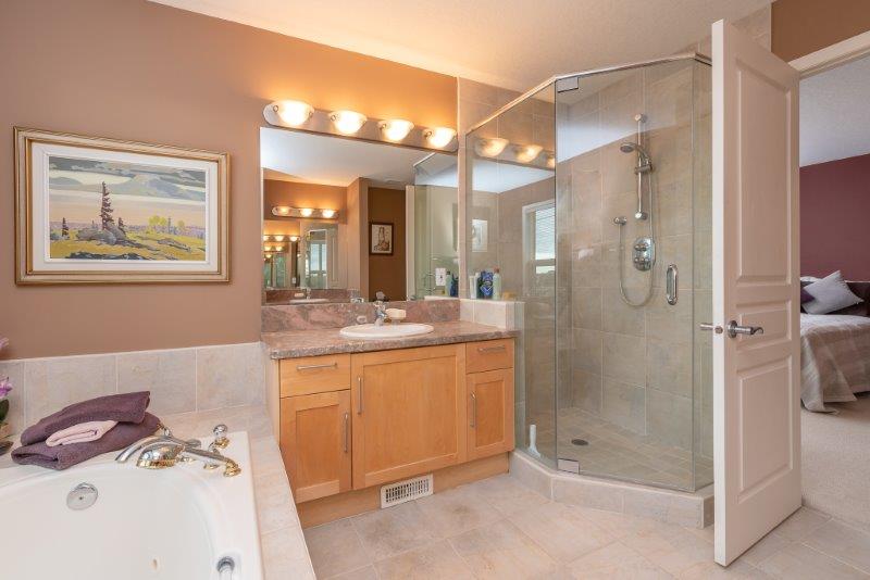 #1, 505 5 St NE, Calgary, 2 Bedrooms Bedrooms, 0 ,2.5 BathroomsBathrooms,Condos/Townhouses,For Rent,#1, 505 5 St NE,0,1862