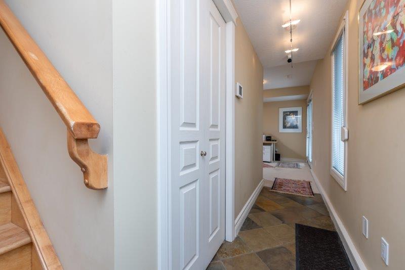 #1, 505 5 St NE, Calgary, 2 Bedrooms Bedrooms, 0 ,2.5 BathroomsBathrooms,Condos/Townhouses,For Rent,#1, 505 5 St NE,0,1862
