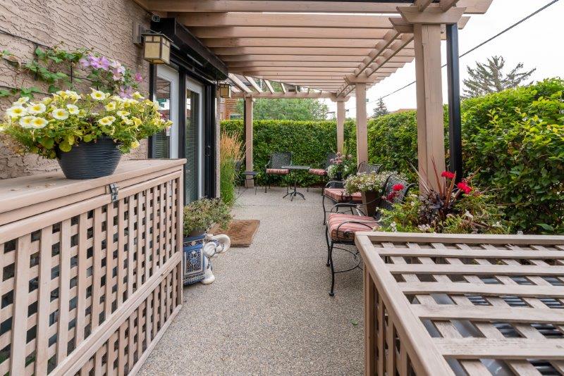 #1, 505 5 St NE, Calgary, 2 Bedrooms Bedrooms, 0 ,2.5 BathroomsBathrooms,Condos/Townhouses,For Rent,#1, 505 5 St NE,0,1862
