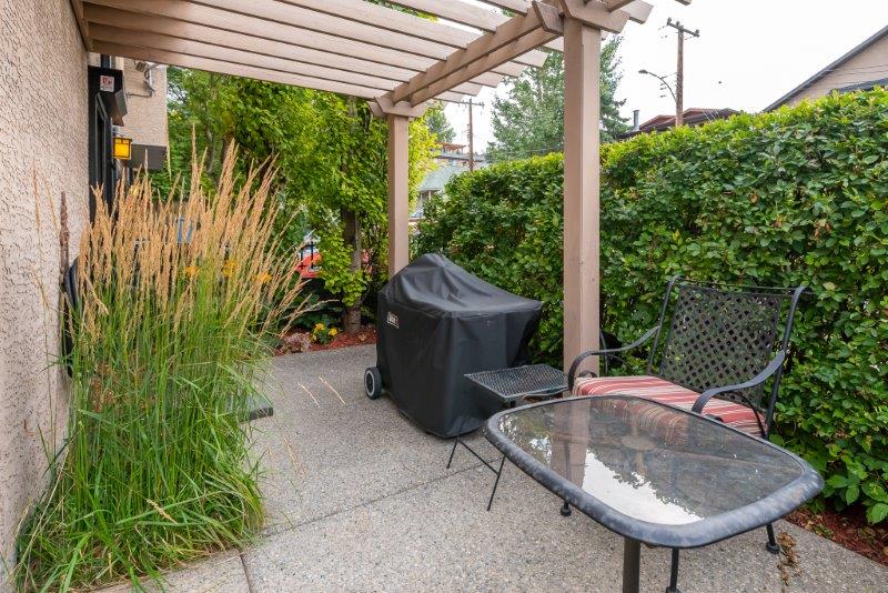 #1, 505 5 St NE, Calgary, 2 Bedrooms Bedrooms, 0 ,2.5 BathroomsBathrooms,Condos/Townhouses,For Rent,#1, 505 5 St NE,0,1862