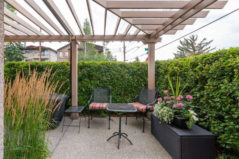 #1, 505 5 St NE, Calgary, 2 Bedrooms Bedrooms, 0 ,2.5 BathroomsBathrooms,Condos/Townhouses,For Rent,#1, 505 5 St NE,0,1862